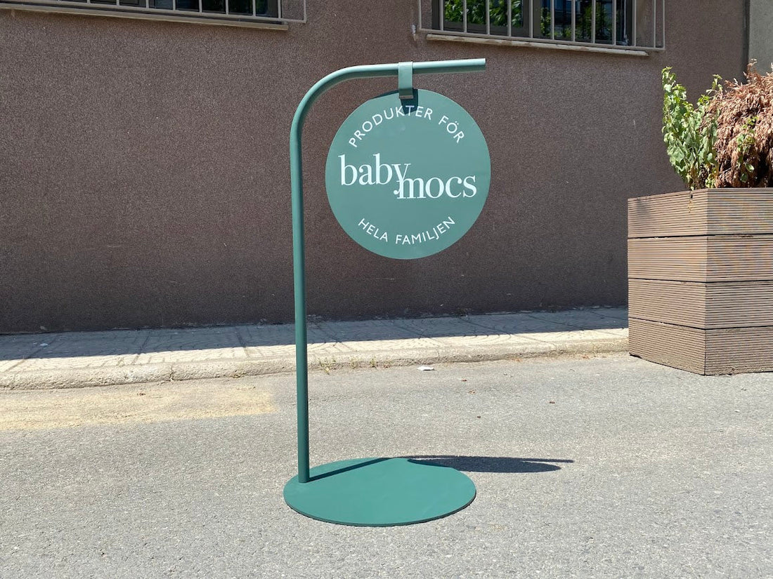 Mağazanızı Fark Ettirmenin En Estetik Yolu: Çift Taraflı Yuvarlak Ayaklı Tabela