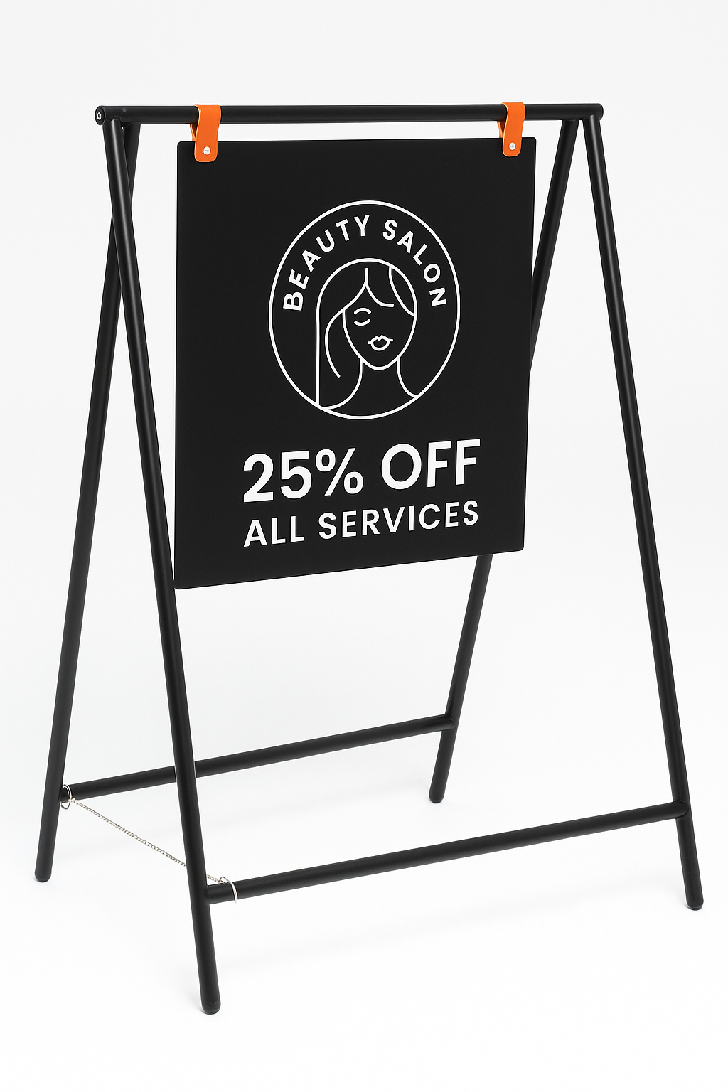 Şık fontlu A-frame tabela, pastel vitrinli butik önünde konumlanmış şekilde görüntüleniyor.