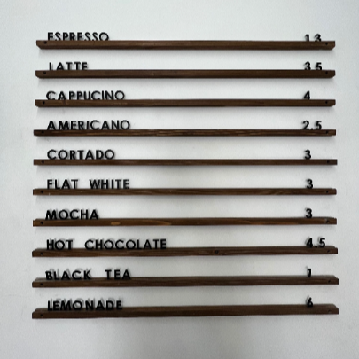 Kafelerde kullanılabilecek akrilik harfli ahşap menü panosu örneği

