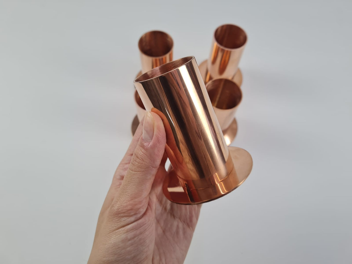 El ile tutulan bakır adisyonluk, malzeme ve işçilik detayı