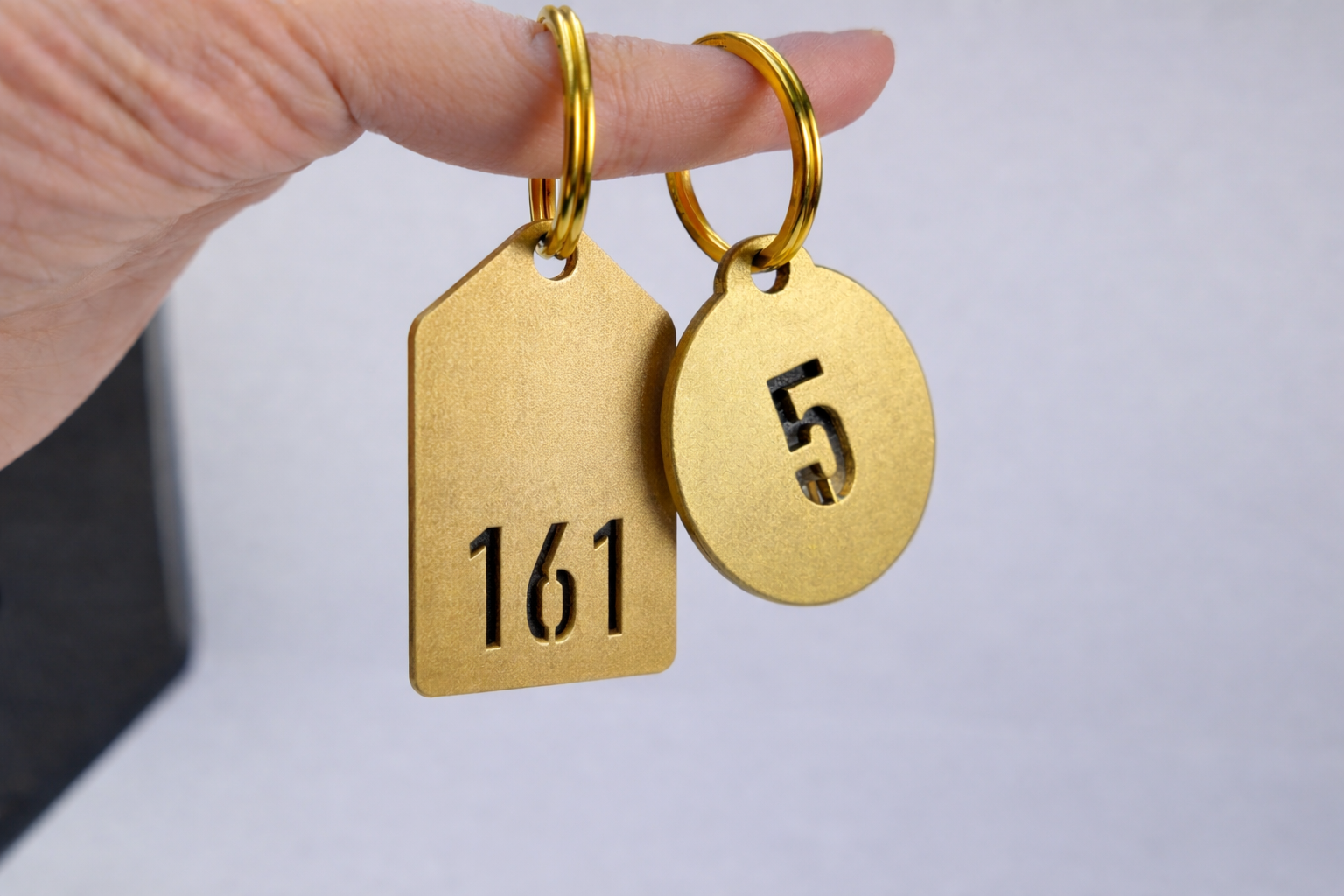 utik oteller için gold renk oda numaralı metal anahtarlık