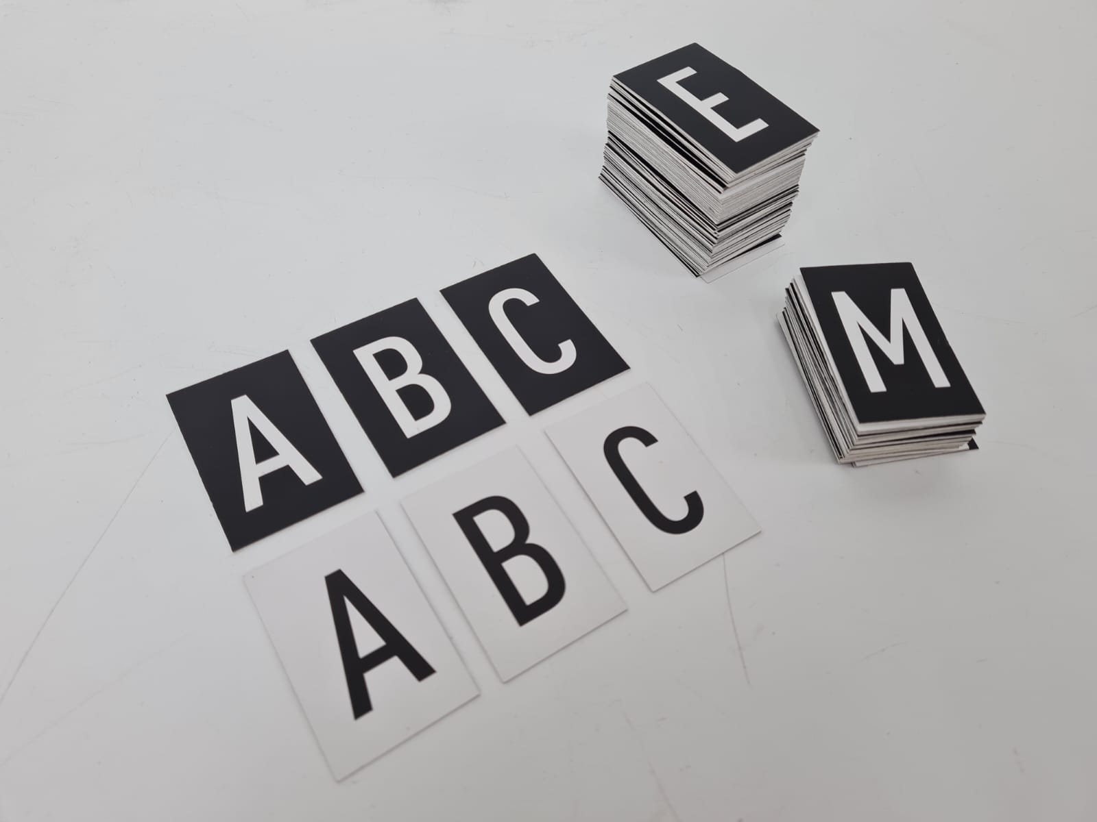 Menü ve tabela kullanımına uygun çift taraflı karton harfler.