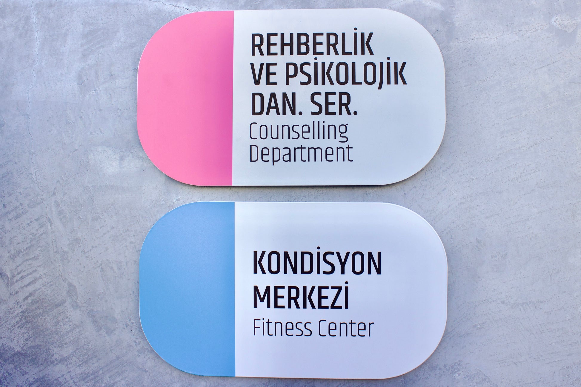 Danışma bölümü için kullanılan oda isimlik tabelası