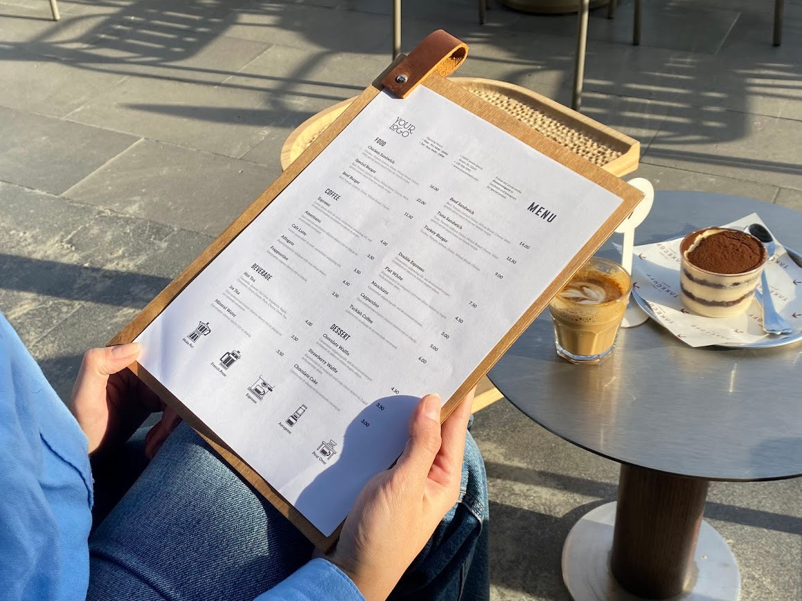 Gerçek deri askıya sahip menü tutacağı, işletmeler için ideal bir seçenek