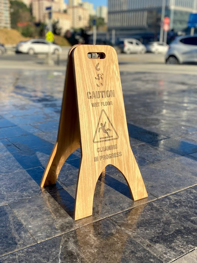  Ahşabın doğal yüzey desenlerini gösteren estetik görüntü.