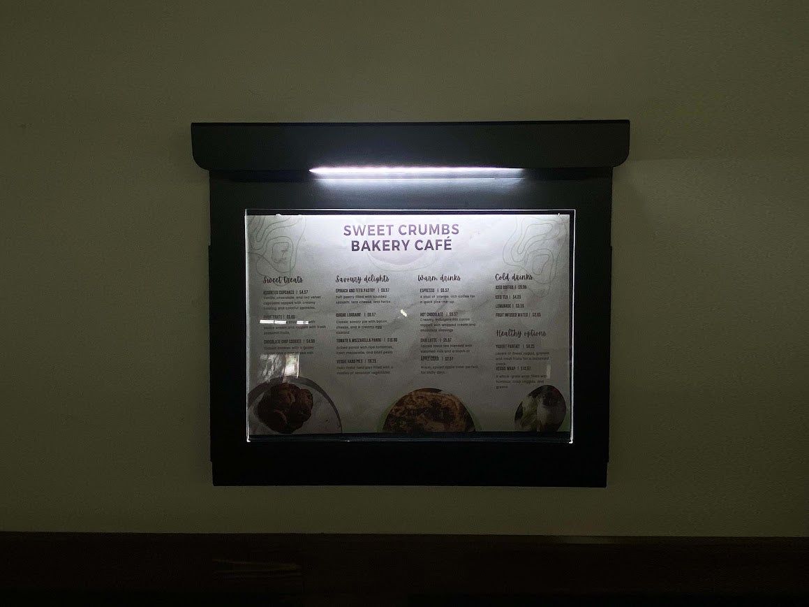 Duvara monte edilen LED ışıklı menü panosu, iç ve dış mekanlar için uygundur.