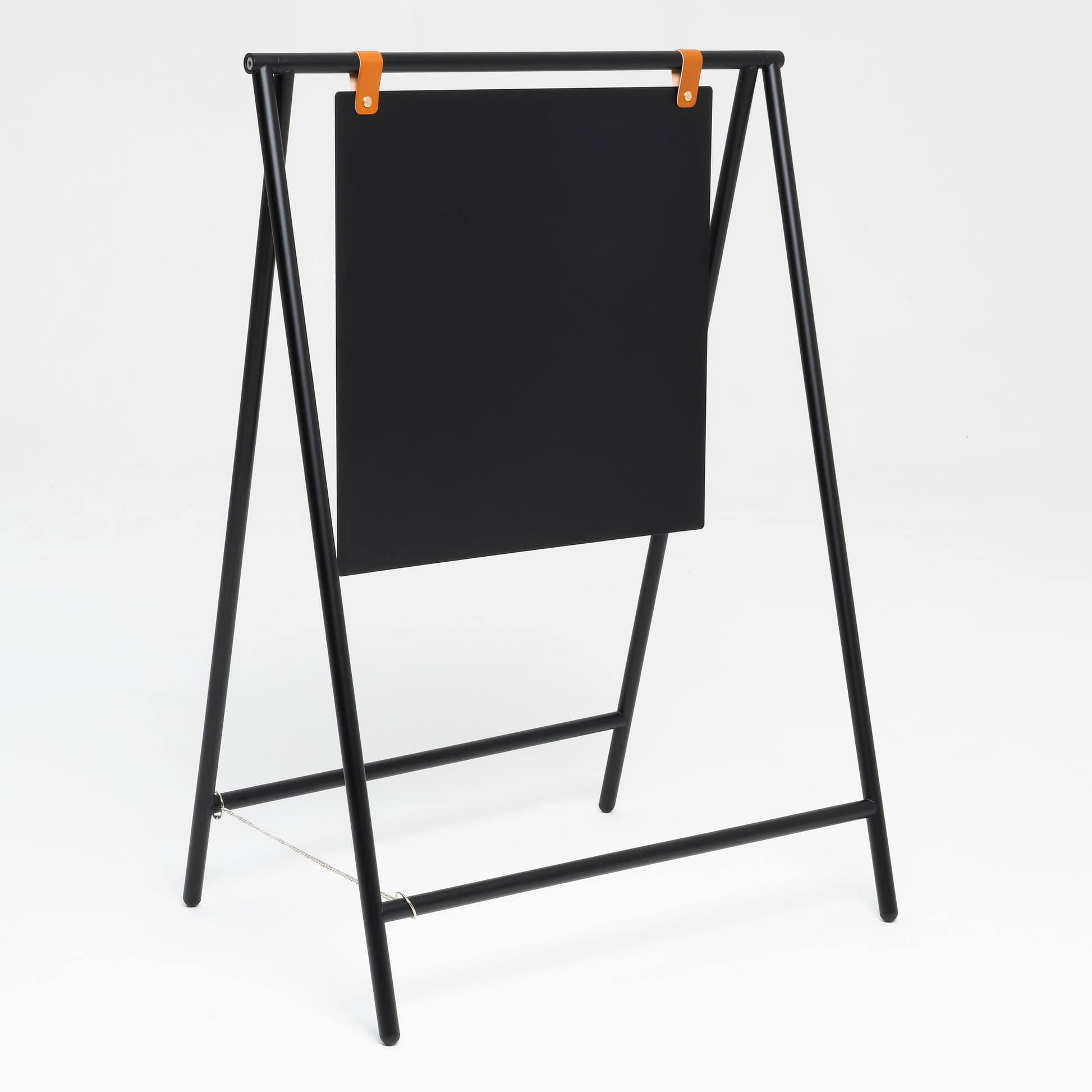 Menü ve fiyat güncellemeleri için ideal büyük boy ayaklı tabela.