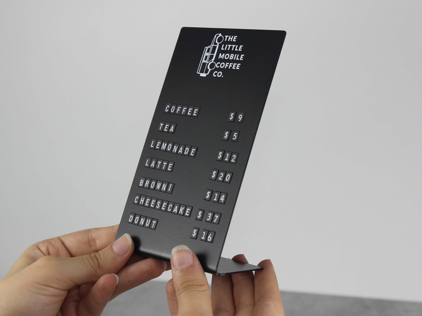 Harflerin panele nasıl yerleştirildiğini gösteren örnek