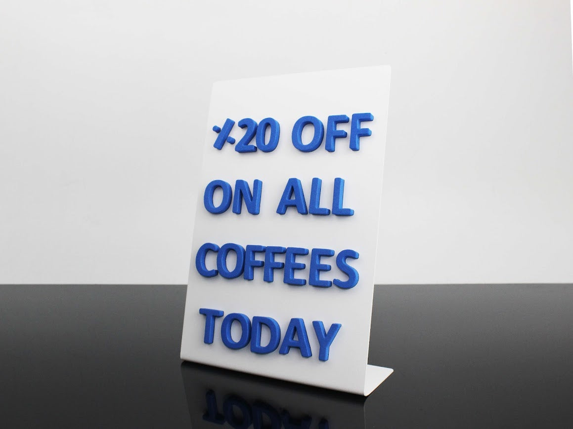 Mıknatıslı harflerin iş yerlerinde kullanımına dair pratik bir örnek.