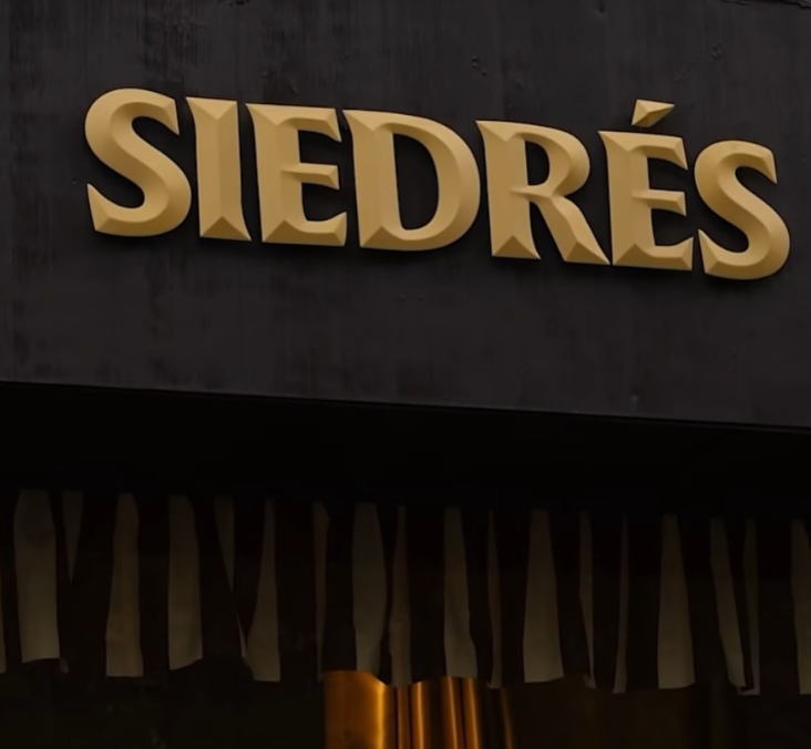 İşletme ismi için hazırlanan 3 boyutlu duvar harfleri