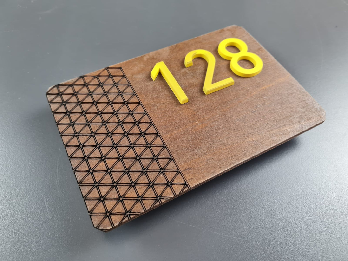 Pleksi kabartma rakamlı ahşap oda numarası otel kapısı için