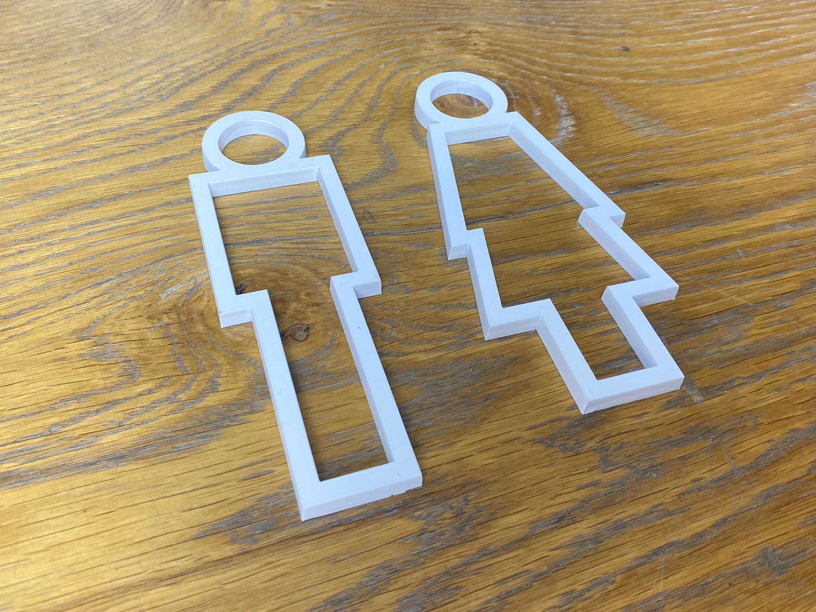 Kadın ve erkek için ayrılmış zarif wc kapı işaretleri