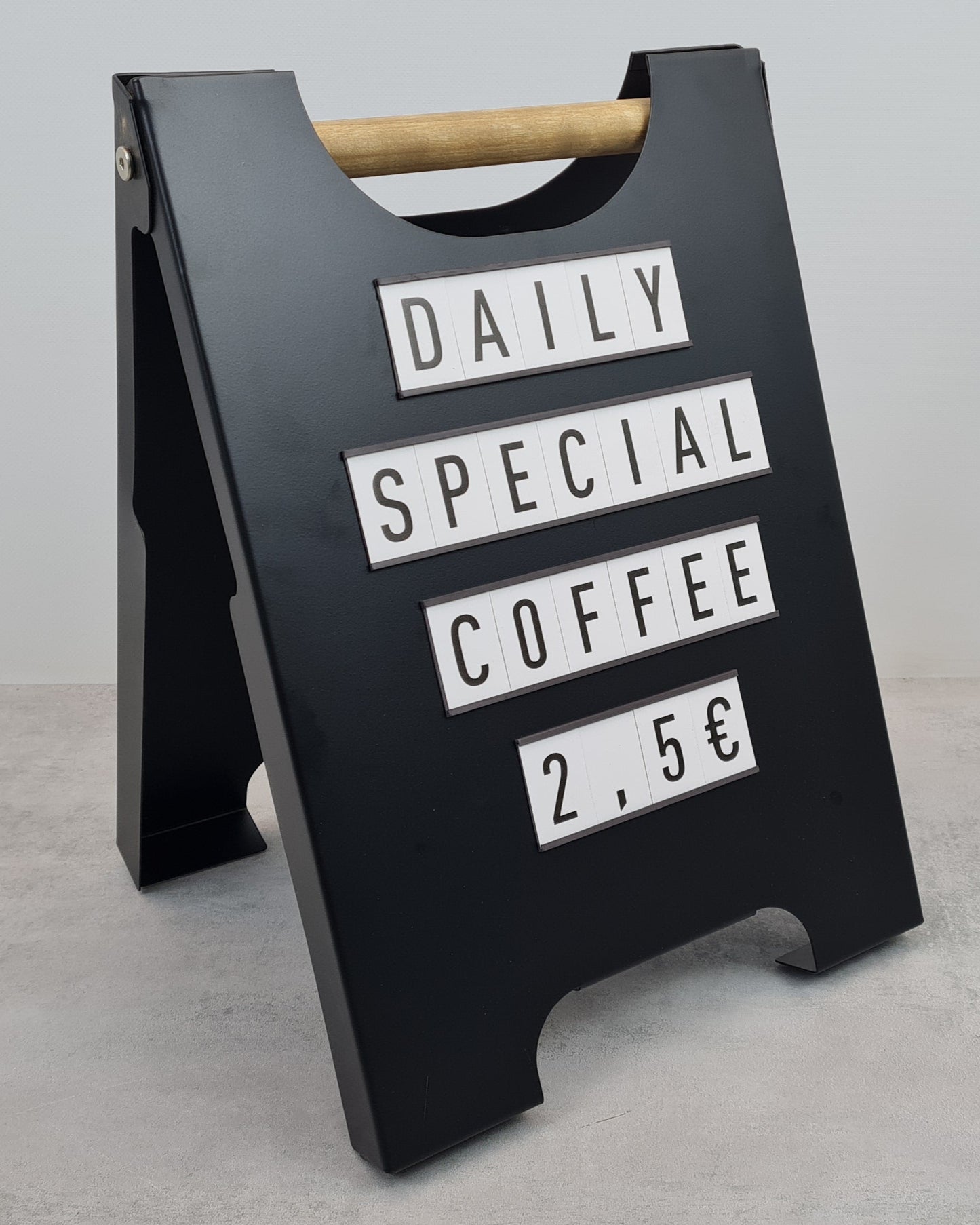 Kafede kullanılan raylı harf sistemi örneği.