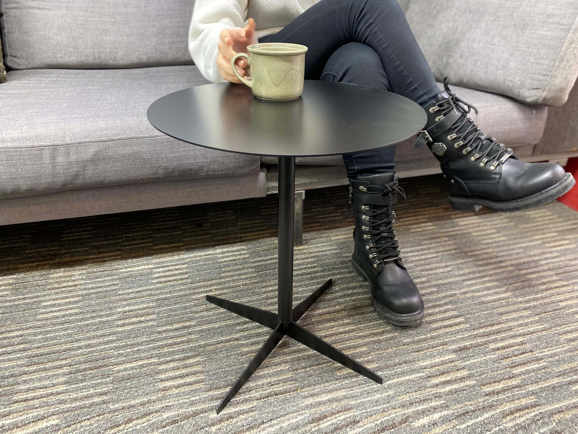 Modern kafe mobilyası metal sehpa modeli