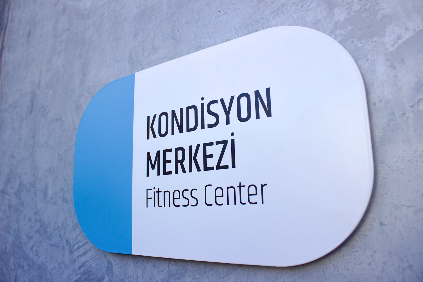 Kapı üzerine monte edilen isimlik levhası