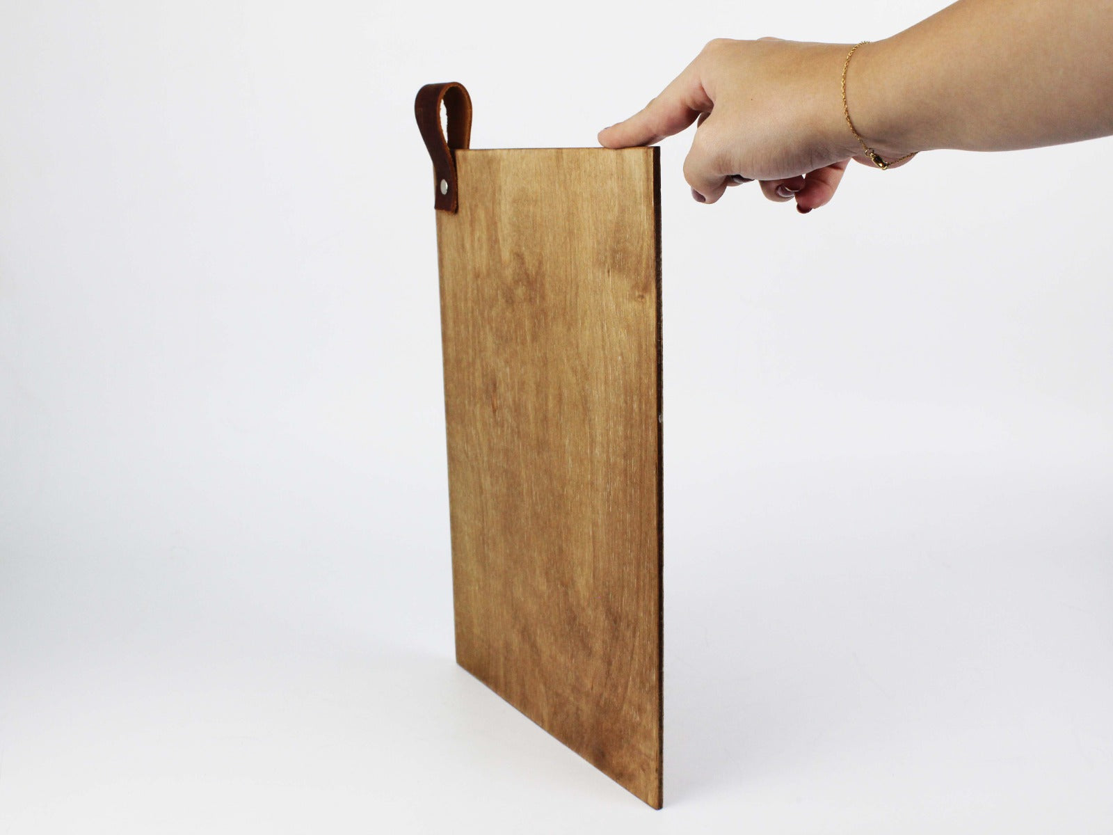 Vida sistemi ile kolayca monte edilebilen ve değiştirilebilen menü tutacağı.