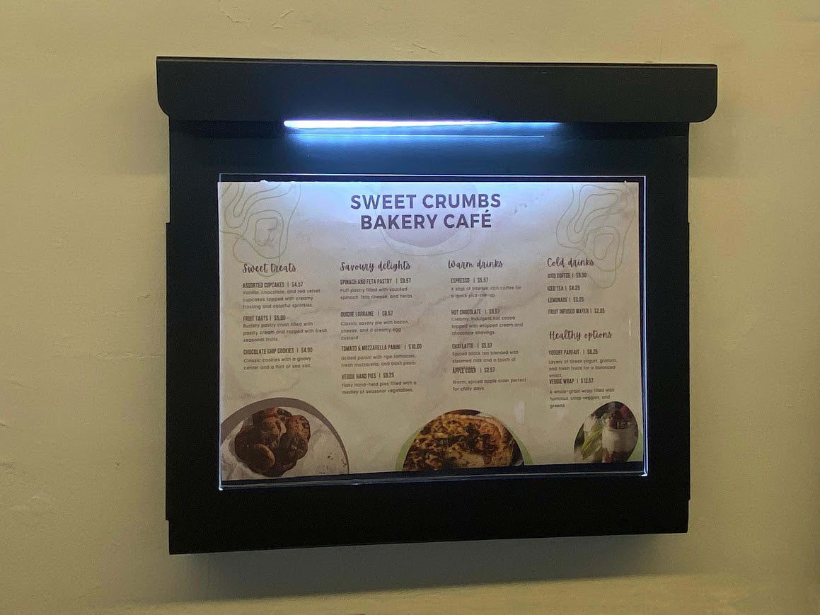 LED ışıklı duvar panosu, restoran ve kafeler için ideal kullanım sunar.