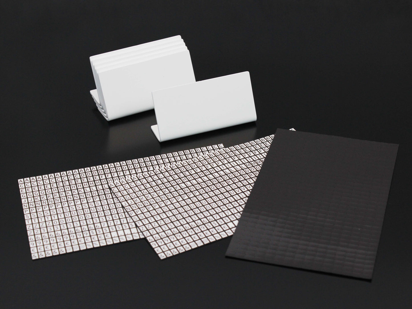 Magnetic Buffet Name Tag Set (12 stands - 1575 letters and numbers)