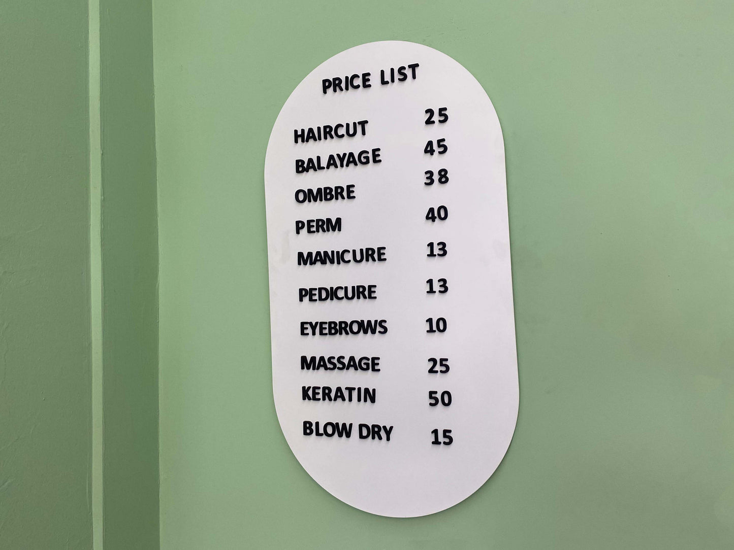 Manyetik harf paketi sayesinde kolayca değiştirilebilen esnek içerik yapısı.