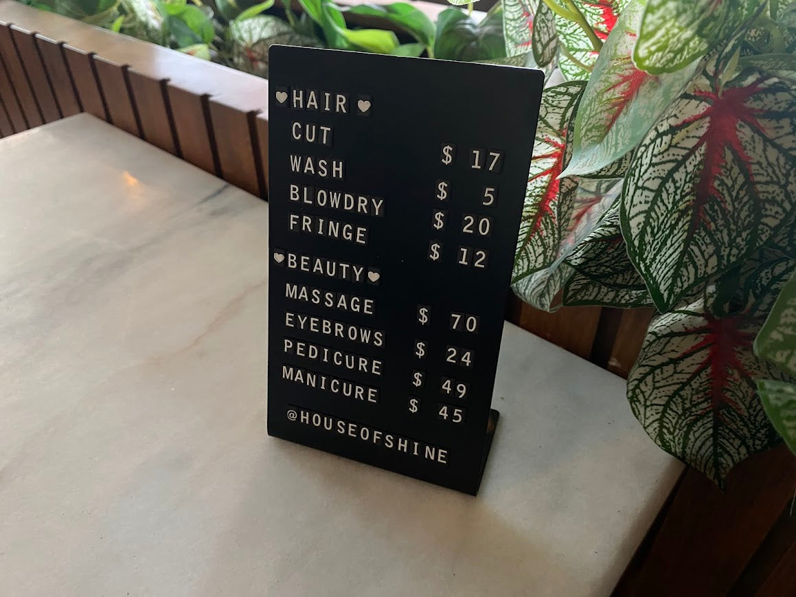 Mıknatıslı harfli metal stand restoran kullanımı için şık ve işlevsel bir çözüm sunar.