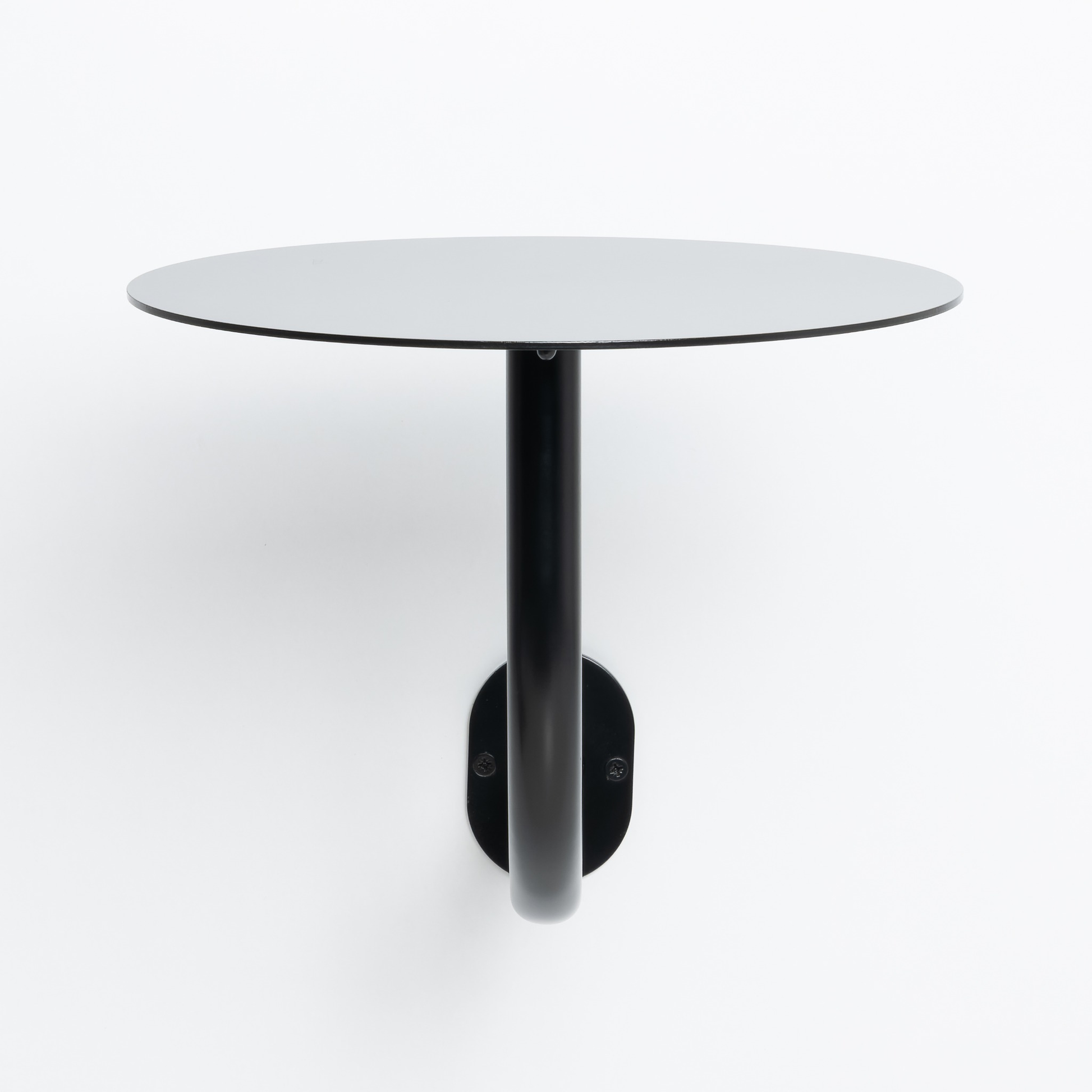 Modern tasarımlı siyah metal duvar masası, iç ve dış mekana uygun.