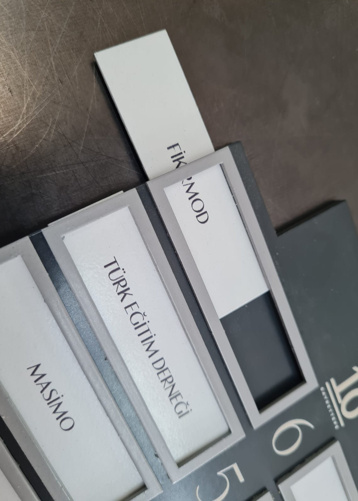 Modüler asansör isimlik sistemi sök tak detay görünüm