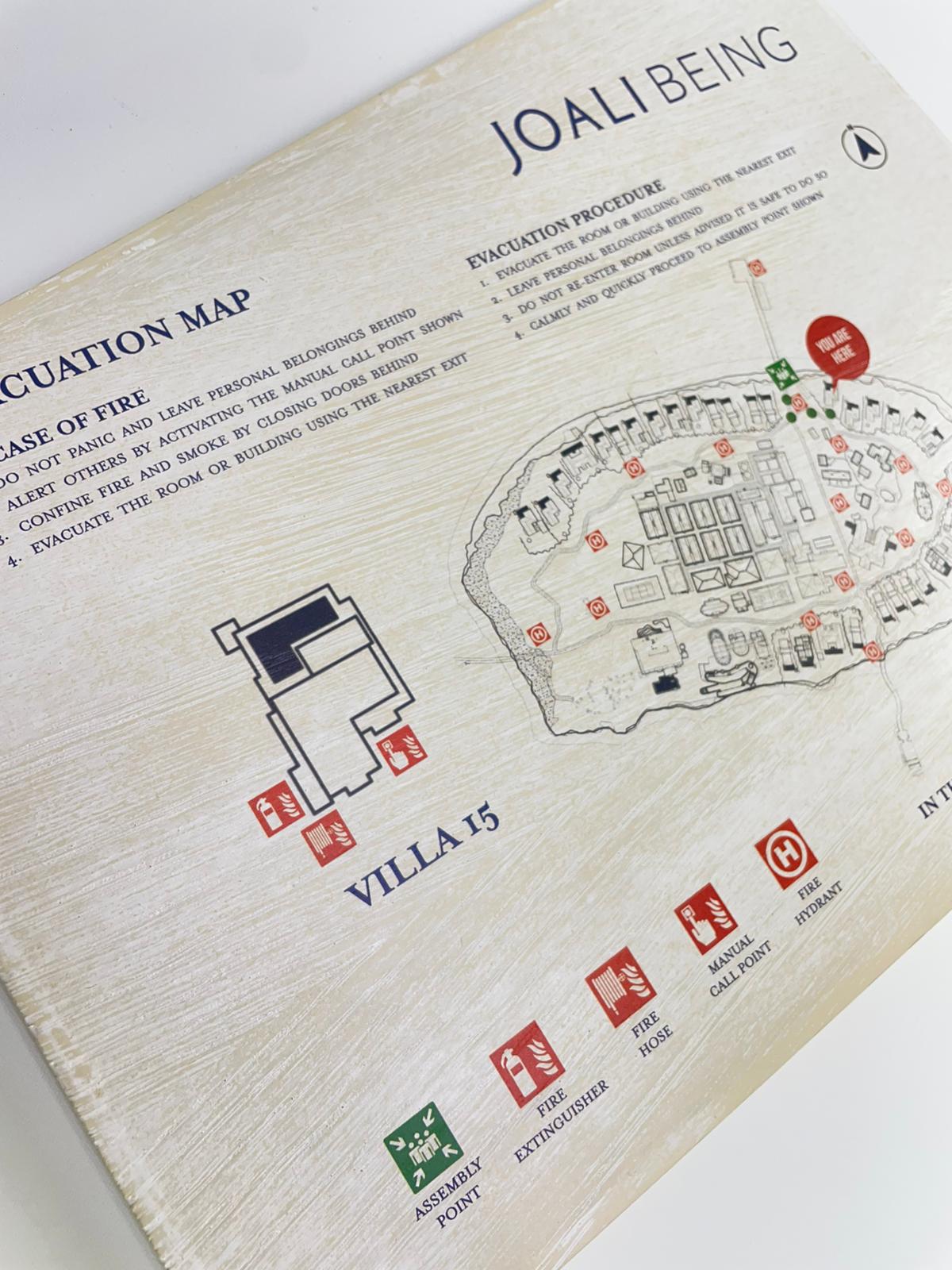 Otel odası yangın tahliye planının yakından görünümü