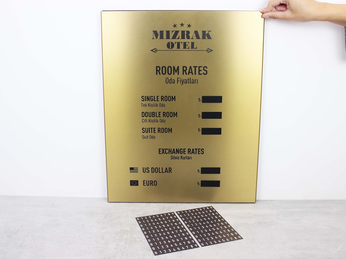 İçeriği değiştirilebilir duvar tipi fiyat panosu. Oda ve döviz kurları kolayca güncellenebilir.

