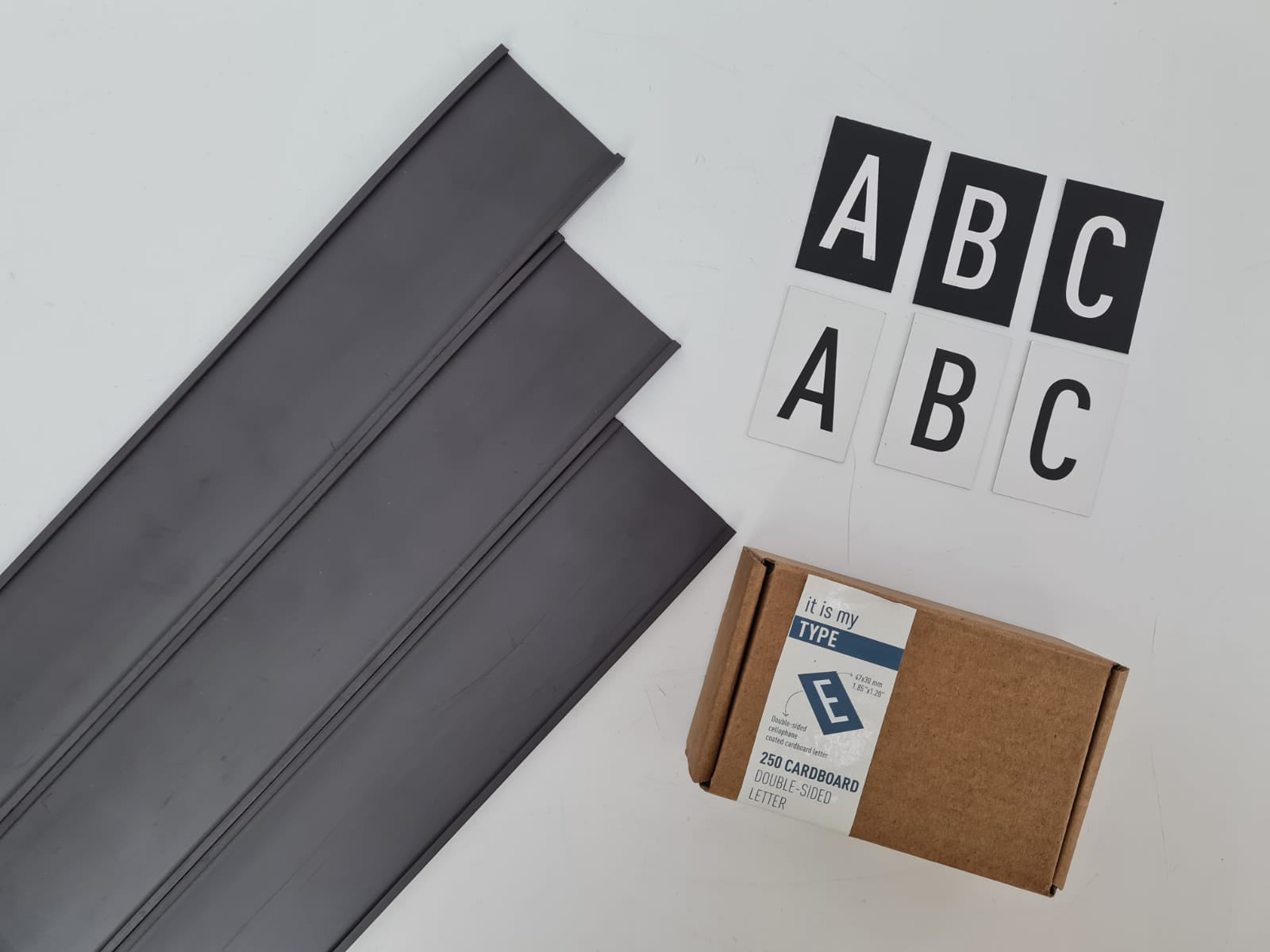 Ürün paketinin tamamını gösteren genel görsel.