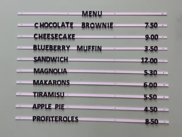 Şık ve dayanıklı metal pano, mıknatıslı harflerle kolayca güncellenebilir içerik sunar. Restoran, kafe, otel, güzellik salonu ve daha birçok alanda kullanıma uygundur. Kolay montaj ve renk seçeneğiyle mekanınıza estetik bir dokunuş sağlar.