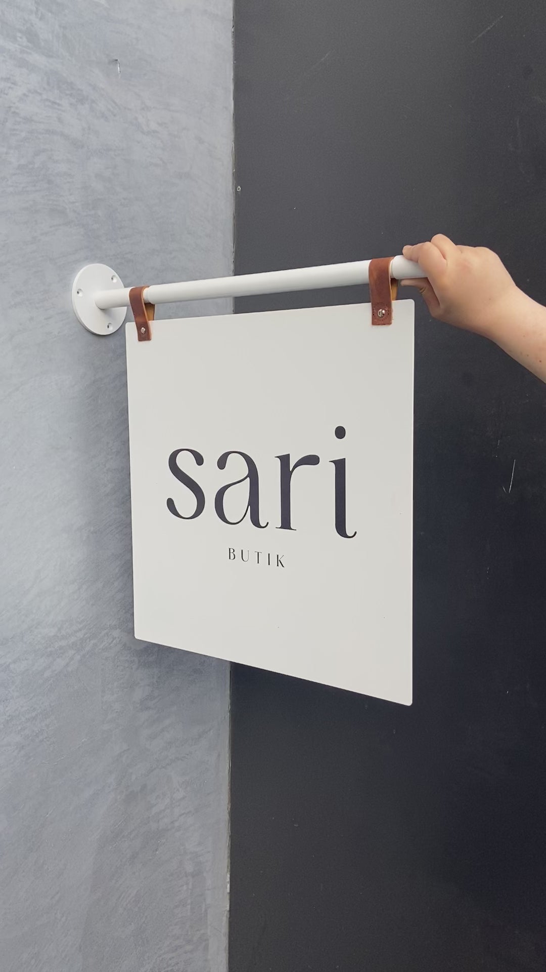 Her iki taraftan görünürlük sunan tabela çözümü