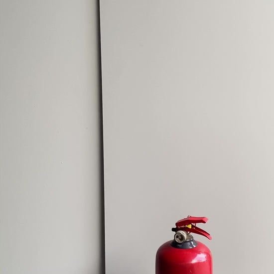 8x12 cm metal güvenlik levhasının kapıya montaj videosu