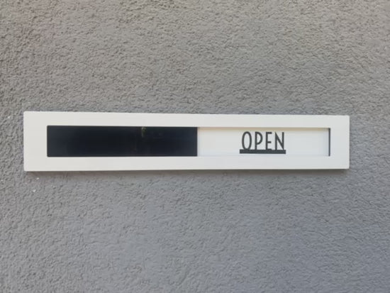 Mağaza giriş kapıları için sürgülü açık kapalı yazı levhası.