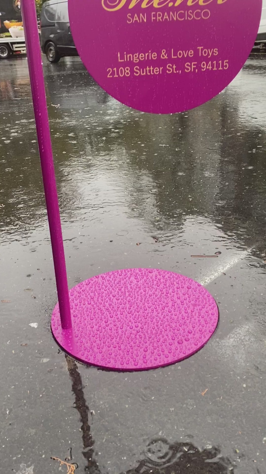 Metal tabela ürününün montaj süreci ve farklı kullanım alanlarının anlatıldığı detaylı kullanım videosu.