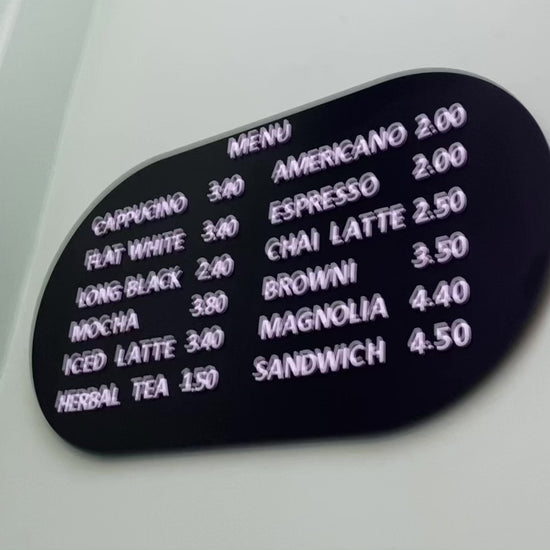 Metal Kemerli Fiyat Panosu’nun kullanım özelliklerini ve farklı seçeneklerini gösteren tanıtım videosu.