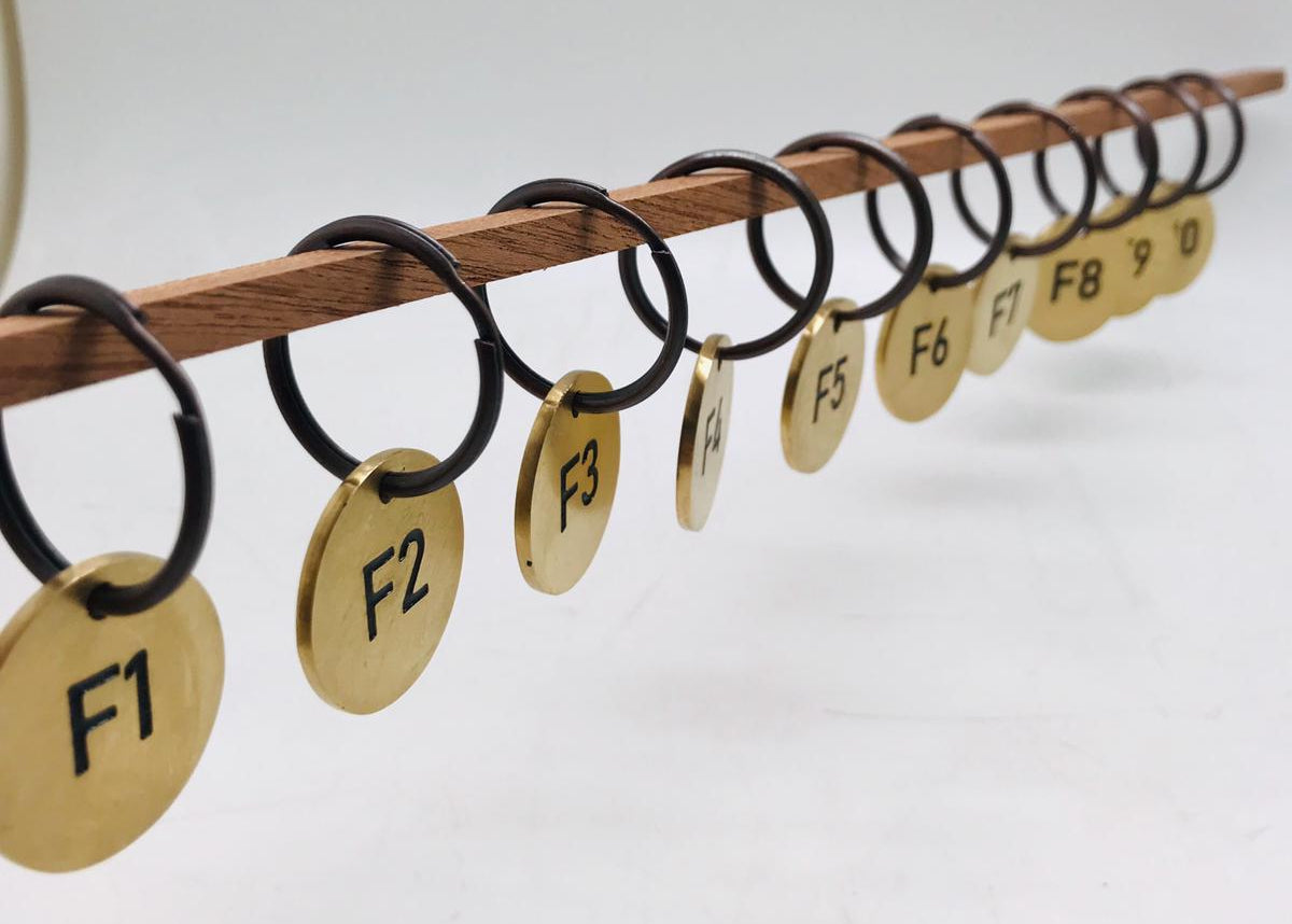 Restoran vestiyer sistemi için pirinç numaralı anahtarlık