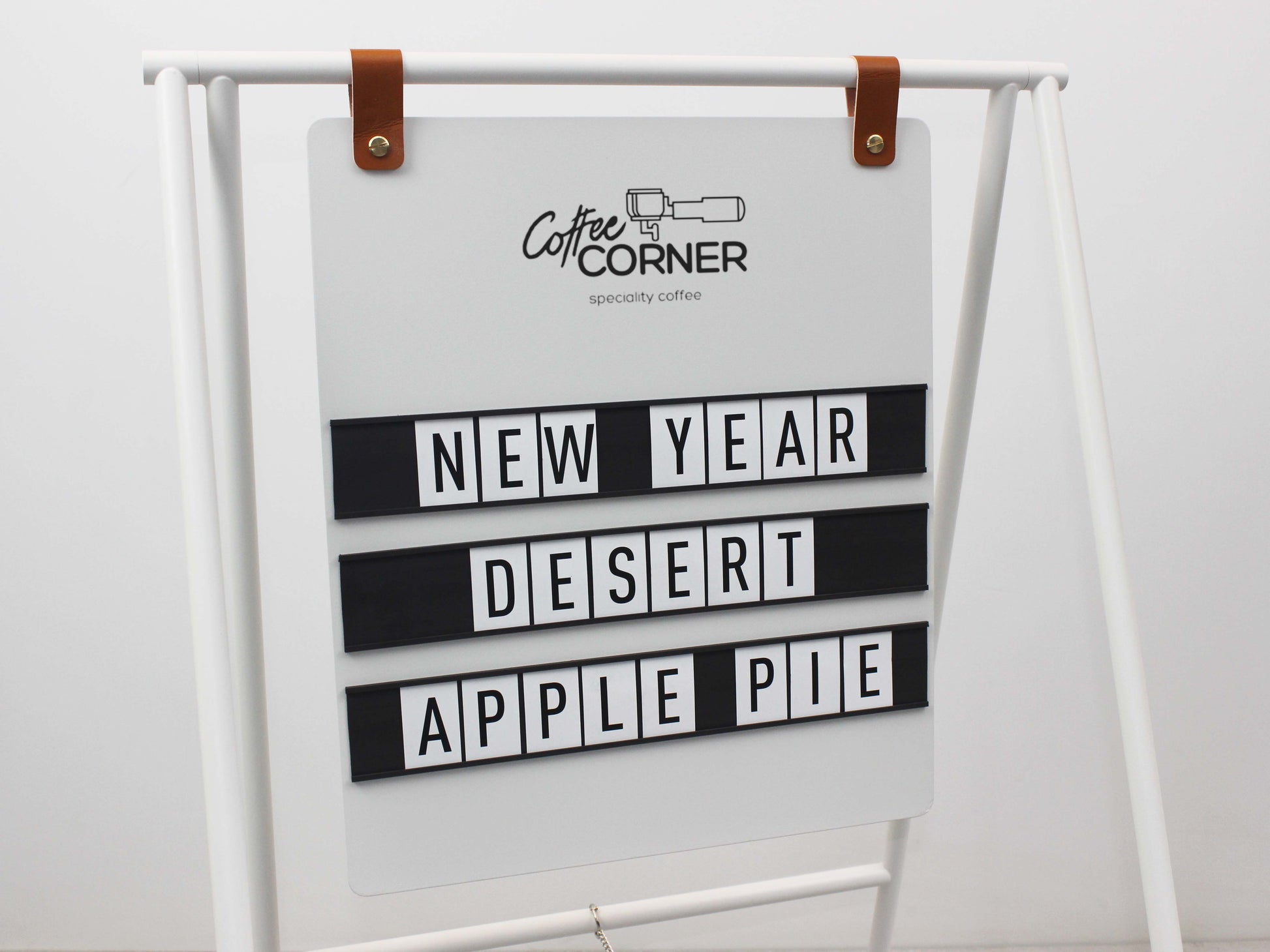 Mobil metal panel üzerinde raylı kullanım.