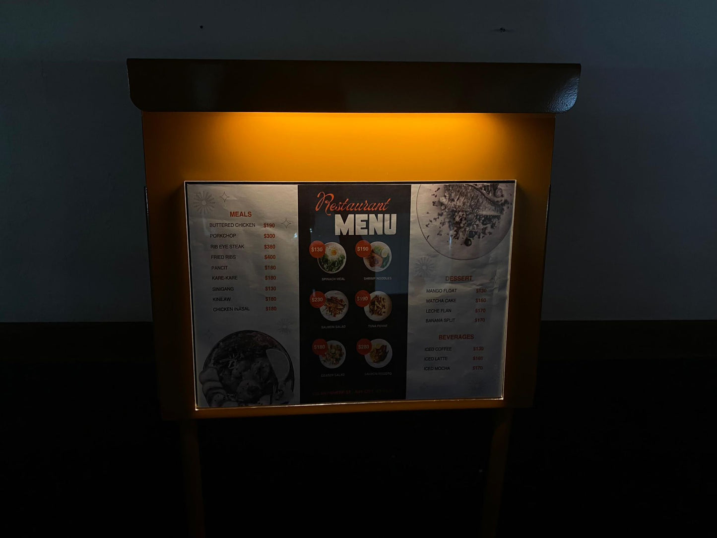 Şarj edilebilir LED aydınlatma sistemiyle işletmenizin menüsünü vurgular.