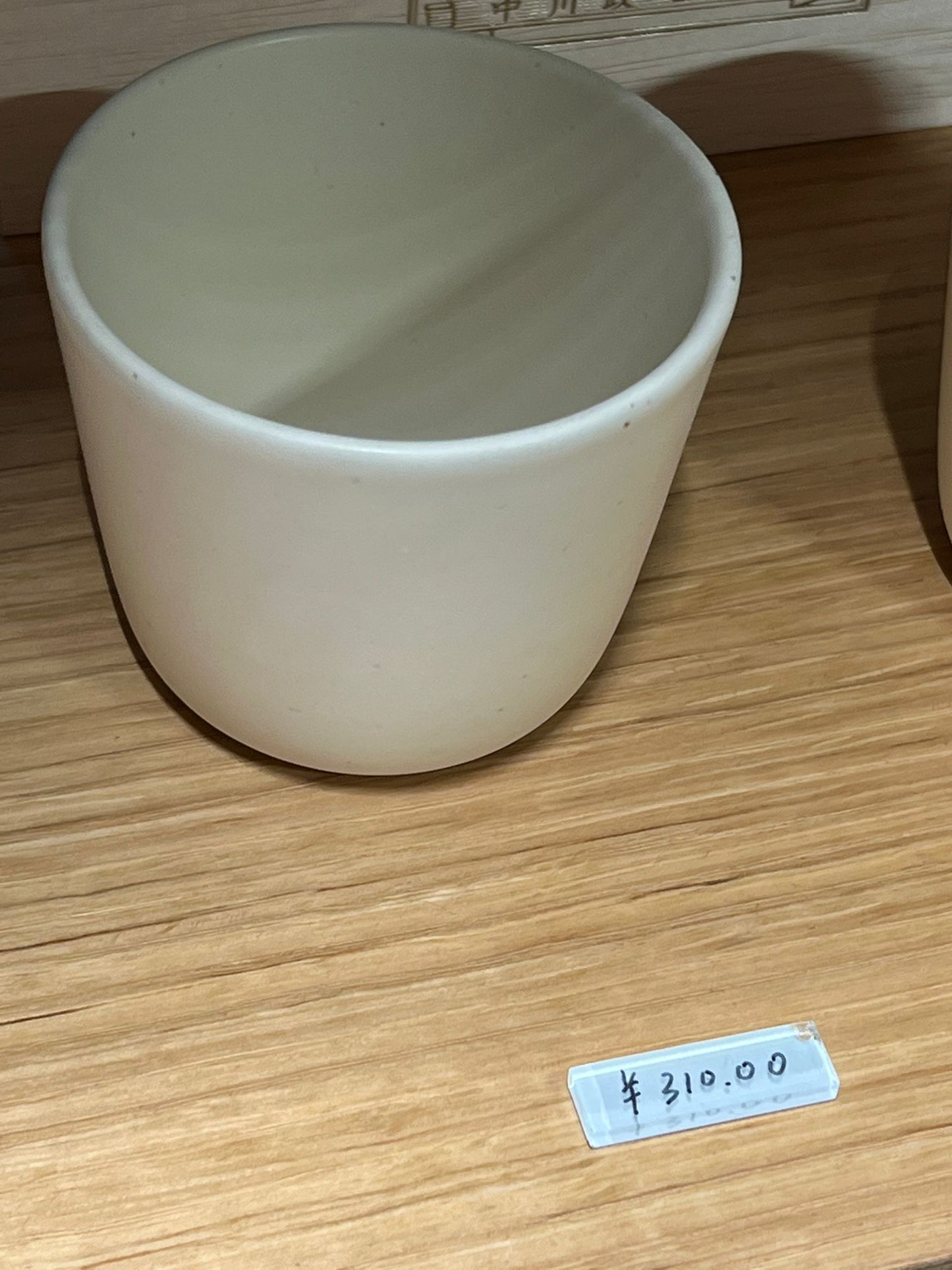 20’li set halinde sunulan silinebilir mini akrilik etiketlikler